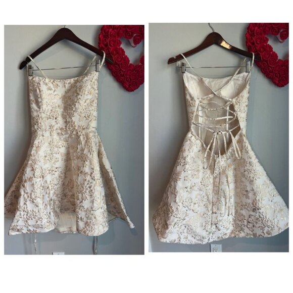 B Darlin Juniors 15/16  Lace-Up Floral Embroidered Jacquard A-Line Dress Gold - Picture 1 of 10